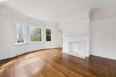 Living - 2730 Webster St, Berkeley, CA 94705 photo 4 of 12