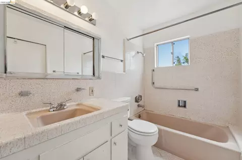 Bath - 2730 Webster St, Berkeley, CA 94705 photo 2 of 4
