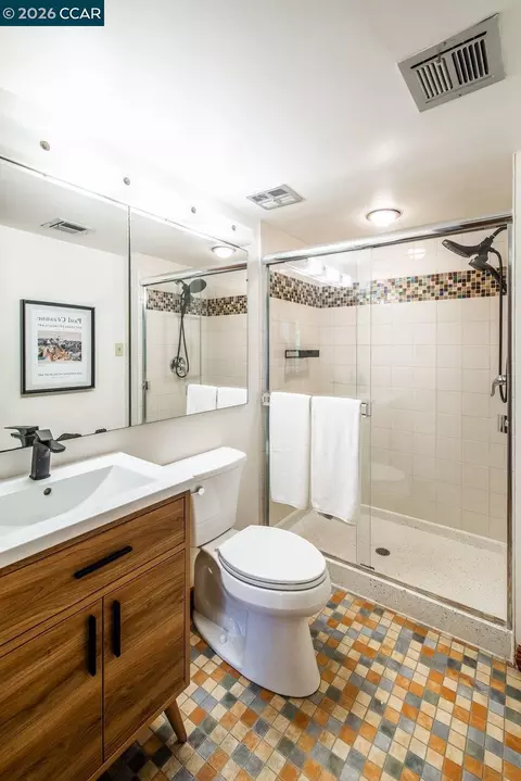 Bath - 1232 Upper Happy Vly, Lafayette, CA 94549 photo 1 of 6