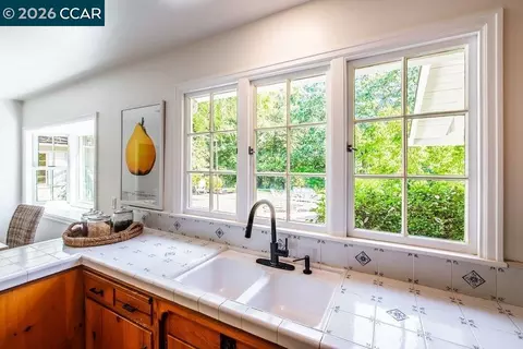 Kitchen - 1232 Upper Happy Vly, Lafayette, CA 94549 photo 4 of 7