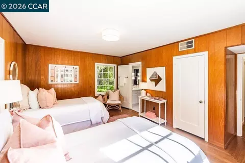 Bedroom - 1232 Upper Happy Vly, Lafayette, CA 94549 photo 4 of 7