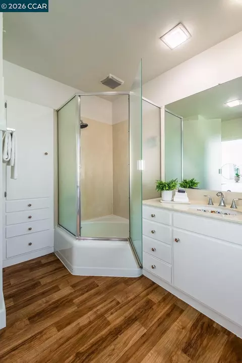Bath - 1232 Upper Happy Vly, Lafayette, CA 94549 photo 3 of 6