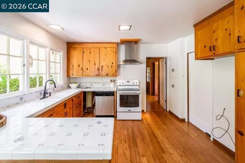 Kitchen - 1232 Upper Happy Vly, Lafayette, CA 94549 photo 6 of 7