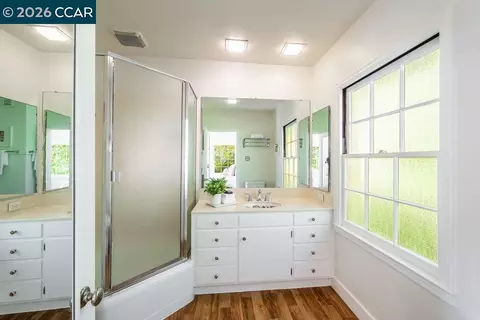 Bath - 1232 Upper Happy Vly, Lafayette, CA 94549 photo 2 of 6