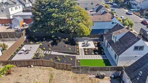 View/Area - 483 Heathcliff Dr, Pacifica, CA 94044 photo 1 of 9