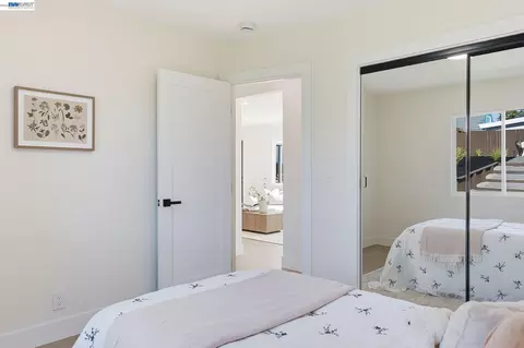 Bedroom - 483 Heathcliff Dr, Pacifica, CA 94044 photo 5 of 5
