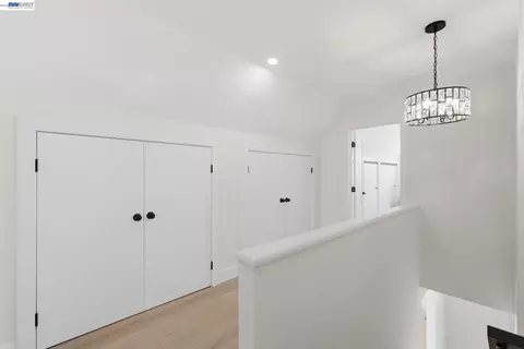 Entry Way - 483 Heathcliff Dr, Pacifica, CA 94044 photo 1 of 3