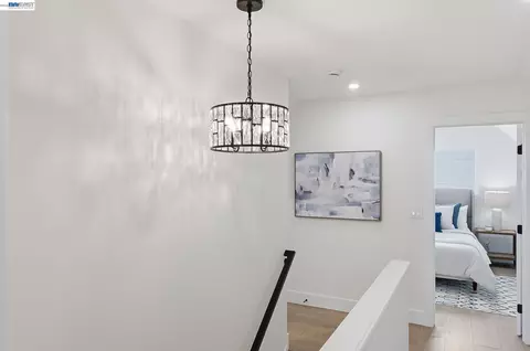 Entry Way - 483 Heathcliff Dr, Pacifica, CA 94044 photo 2 of 3