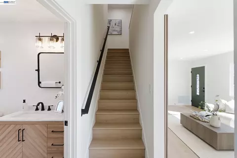 Entry Way - 483 Heathcliff Dr, Pacifica, CA 94044 photo 3 of 3