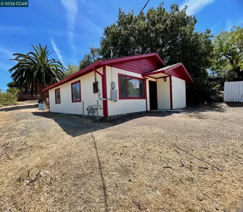 Exterior - 1119 Warren Ave, Vallejo, CA 94591 photo 3 of 5