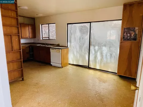 Kitchen - 1119 Warren Ave, Vallejo, CA 94591 photo 1 of 2