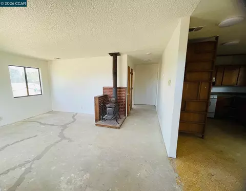 Living - 1119 Warren Ave, Vallejo, CA 94591 photo 1 of 3