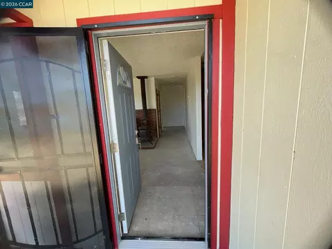 Entry Way - 1119 Warren Ave, Vallejo, CA 94591 photo 1 of 2