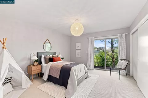Bedroom - 859 Mountain View Dr, Lafayette, CA 94549 photo 5 of 5