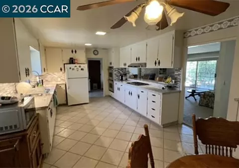 Kitchen - 5831 Esmar Rd, Ceres, CA 95307 photo 2 of 2