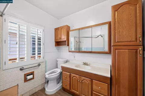 Bath - 1211 Blake St, Berkeley, CA 94702 photo 1 of 3