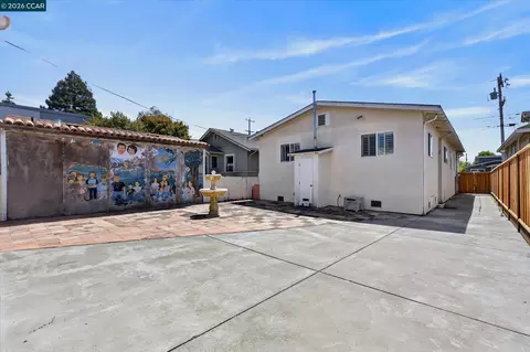 Exterior - 1211 Blake St, Berkeley, CA 94702 photo 3 of 4