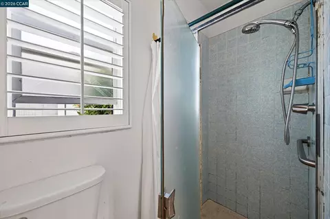 Bath - 1211 Blake St, Berkeley, CA 94702 photo 3 of 3