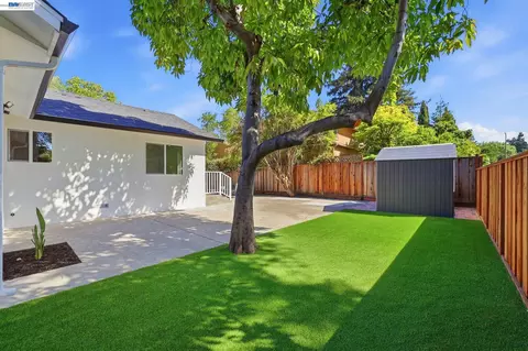 Exterior - 1913 W Middlefield Rd, Mountain View, CA 94043 photo 3 of 12