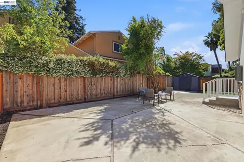 Exterior - 1913 W Middlefield Rd, Mountain View, CA 94043 photo 7 of 12