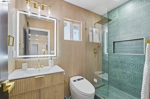 Bath - 1913 W Middlefield Rd, Mountain View, CA 94043 photo 2 of 3