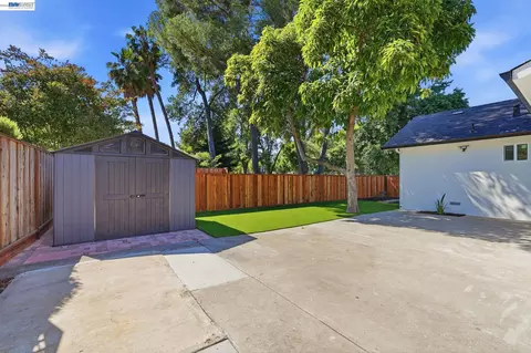 Exterior - 1913 W Middlefield Rd, Mountain View, CA 94043 photo 2 of 12