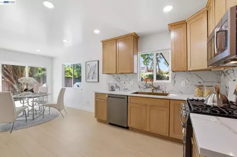 Kitchen - 1913 W Middlefield Rd, Mountain View, CA 94043 photo 2 of 4