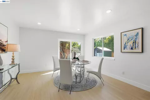 Dining - 1913 W Middlefield Rd, Mountain View, CA 94043 photo 3 of 4
