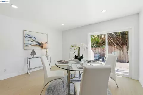 Dining - 1913 W Middlefield Rd, Mountain View, CA 94043 photo 2 of 4