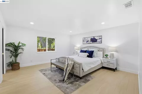 Bedroom - 1913 W Middlefield Rd, Mountain View, CA 94043 photo 1 of 6