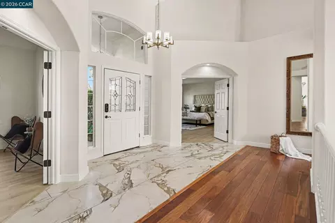 Entry Way - 4004 Browning Dr, Concord, CA 94518 photo 2 of 2
