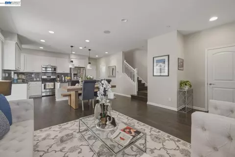 Other - 388 C St, Hayward, CA 94541 photo 3 of 14