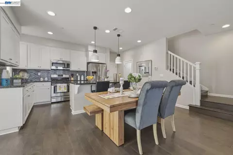 Other - 388 C St, Hayward, CA 94541 photo 4 of 14