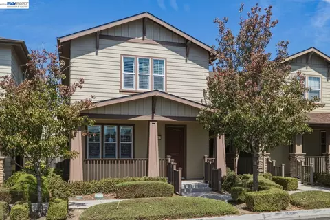 Exterior - 388 C St, Hayward, CA 94541 photo 6 of 8