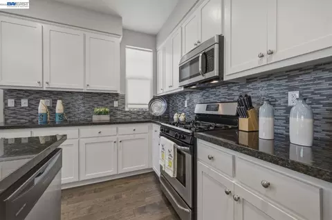 Kitchen - 388 C St, Hayward, CA 94541 photo 2 of 5