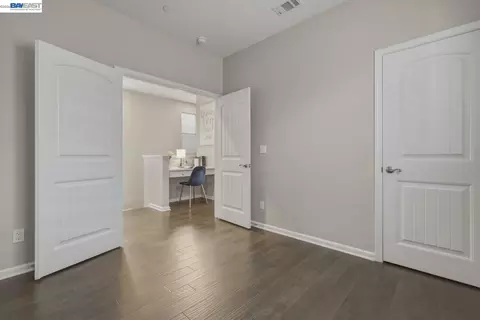Entry Way - 388 C St, Hayward, CA 94541 photo 7 of 8