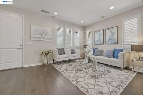 Other - 388 C St, Hayward, CA 94541 photo 2 of 14