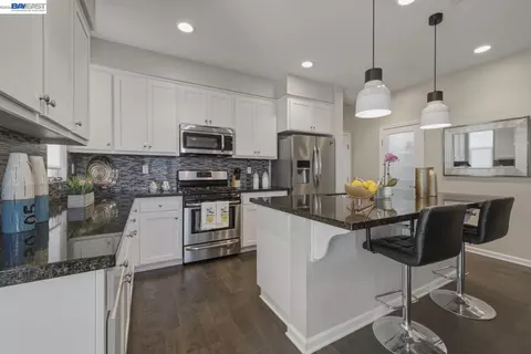 Kitchen - 388 C St, Hayward, CA 94541 photo 4 of 5