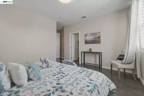 Bedroom - 388 C St, Hayward, CA 94541 photo 4 of 4