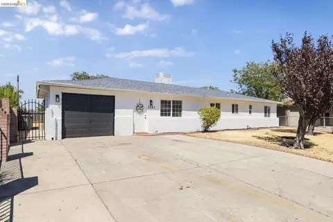 1361 Longshore Ct, Sacramento, CA 95838