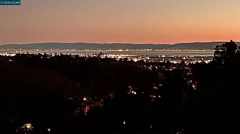 7033 Buckingham Blvd, Berkeley, CA 94705 photo 2