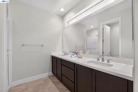 Bath - 4359 Mono Vista St, Dublin, CA 94568 photo 2 of 3