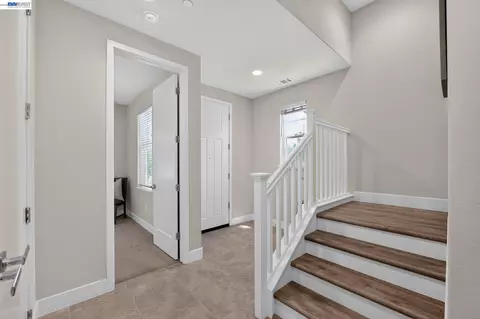 Entry Way - 4359 Mono Vista St, Dublin, CA 94568 photo 6 of 7