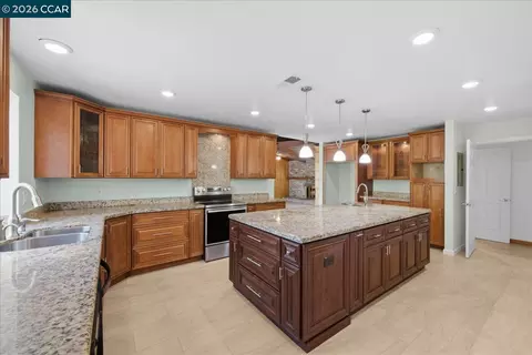 Kitchen - 4848 Venner Rd, Martinez, CA 94553 photo 4 of 8