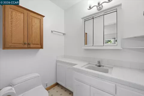 Bath - 4848 Venner Rd, Martinez, CA 94553 photo 1 of 4