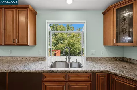 Kitchen - 4848 Venner Rd, Martinez, CA 94553 photo 7 of 8
