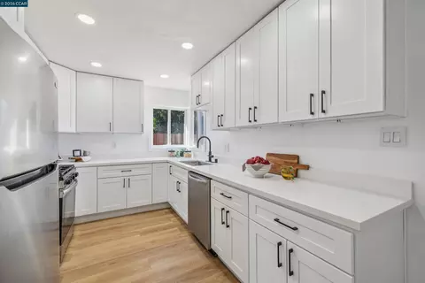 Kitchen - 39062 Mount Vernon Ave, Fremont, CA 94538 photo 1 of 3