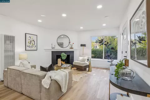 Living - 39062 Mount Vernon Ave, Fremont, CA 94538 photo 3 of 6