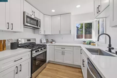 Kitchen - 39062 Mount Vernon Ave, Fremont, CA 94538 photo 2 of 3