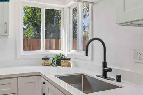 Kitchen - 39062 Mount Vernon Ave, Fremont, CA 94538 photo 3 of 3